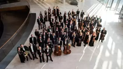 Klasik Müziğin Devleri Aynı Sahnede: Tchaikovsky ve Debussy Eserleri Büyüledi