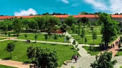 Üniversite Hayali mi Azalıyor? YKS’de Sert Düşüş: Başvuru Sayısı 2,4 Milyona Geriledi!