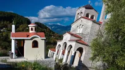 Pisa Kulesi’ni Gölgede Bırakan Eğik Kilise