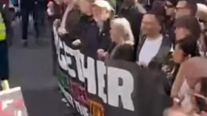 İngiltere’de milyonluk ırkçılık karşıtı yürüyüş