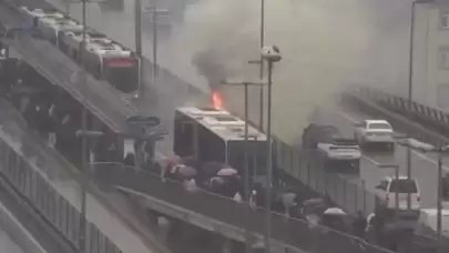 İstanbul’da metrobüste yangın paniği
