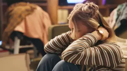 Aslında rahatlatmıyor, aksine tetikliyor: Kaygıyı besleyen 5 hatalı alışkanlık