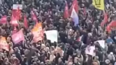 Fransa’da on binlerce kişi ırkçılığa karşı sokaklara çıktı