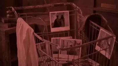 Tiyatroda Hafıza Yolculuğu: "Geçmiş Diye Bir Şey Yok" Sahnelenmeye Başladı