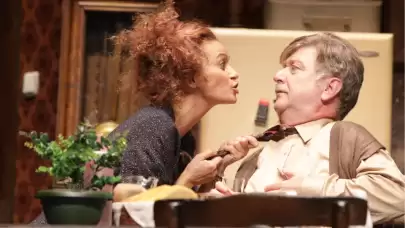 İstanbul’da Tiyatro Zamanı: İBB Şehir Tiyatroları’nda Nisan Ayı Dopdolu