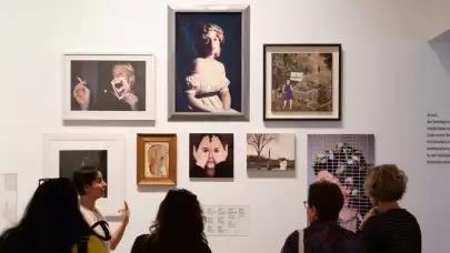 Sanatın Yüzyıllık Yolculuğu: Koç Topluluğu "Yüzyılın İzleri" Sergisini Açtı