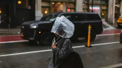 Meteoroloji’den son dakika uyarısı! Aralarında büyükşehirlerin de bulunduğu 10’u aşkın ilde gök gürültülü sağanak yağış ve kuvvetli rüzgar bekleniyor. Sel ve su baskını riskine karşı "turuncu" ve "sarı" kodlu uyarılar peş peşe geldi.