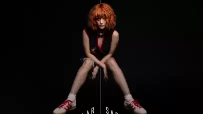 Sahnede Dev Buluşma: Leyla Tanlar ve Sarp Akkaya "JOB" ile Karşınızda