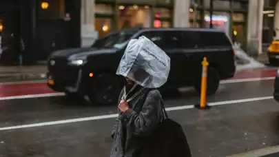 Mevsim Normalleri Bir Anda Değişiyor! İstanbul İçin "Sarı Kodlu" Uyarı Geldi: Güneşli Hava Yerini Gökgürültülü Sağanağa Bırakıyor, Sıcaklıklar 8 Derece Birden Düşecek!