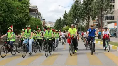 Aydın’da gençler 19 Mayıs’ı bisiklet turuyla kutladı