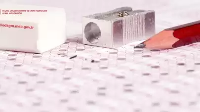 Milli Eğitim Bakanlığı, Türkiye genelinde 6. sınıf öğrencilerine uygulanan ortak yazılı sınav sonuçlarını erişime açtı. Öğrenciler ve veliler, merakla beklenen puanları e-Okul sistemi üzerinden öğrenebilecek.