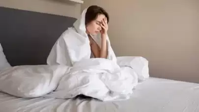 Yeşil çay ile göz altı bakım önerisi