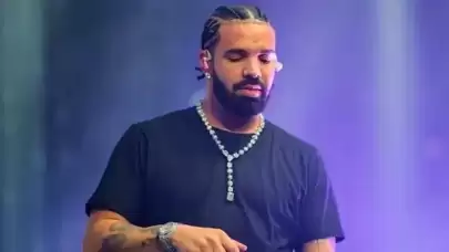 Drake Tarihe Geçti