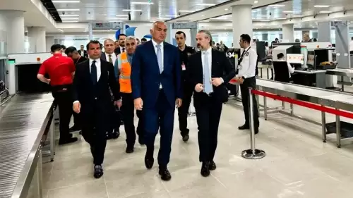 Antalya Turizm Potansiyelini Artırarak 2025 Hedeflerini Belirledi: Turizm Bakanı Ersoy'dan Müjdeli Haber Geldi!