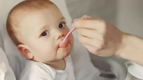 Uzmanlar uyarıyor: Sahte bebek mamaları tehlike saçıyor. Büyüme ve gelişmeyi olumsuz etkiliyor.