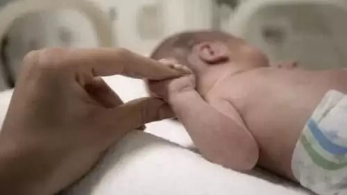 Sağlık Bakanlığı’ndan yeni bir düzenleme: Yenidoğan için araba koltuğu şartı