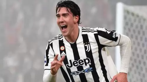 Vlahovic, Fenerbahçe'ye transferi hakkındaki kararını resmen duyurdu!