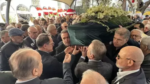 İzmirli iş insanı son yolculuğuna uğurlandı