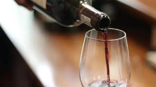 Araştırma sonucu: Şarap tüketenlerde kalp hastalığı riski diğer içkilere göre daha düşük