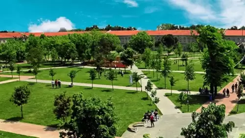 Üniversite Hayali mi Azalıyor? YKS’de Sert Düşüş: Başvuru Sayısı 2,4 Milyona Geriledi!