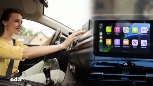 Liverpool tribünlerinde dev Atatürk pankartı dikkat çekti