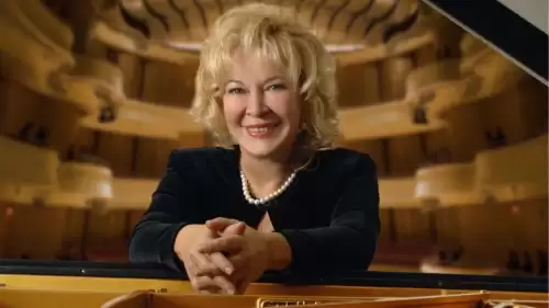 İstanbul’da Piyano Esintisi: Gülsin Onay Kadınlar Günü’ne Özel Performansıyla AKM’de