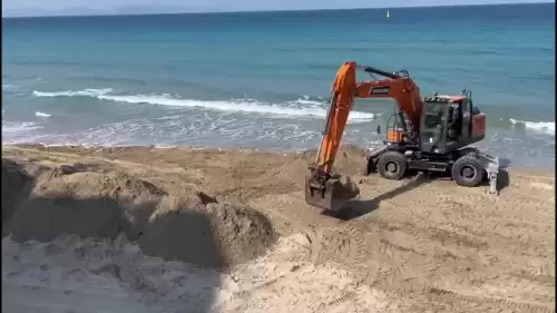 Mavi Bayraklı Plajlarda Hummalı Çalışma: Kuşadası Yaza "Merhaba" Diyor