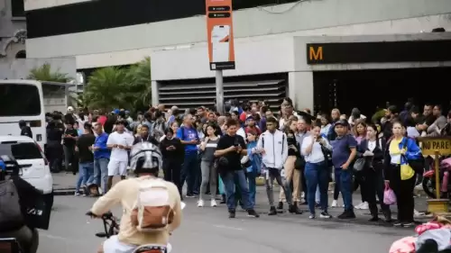 Venezuela’da ulaşım işçileri greve çıktı