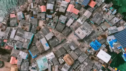 Dünyanın en yoğun nüfuslu adasında yaşam mücadelesi