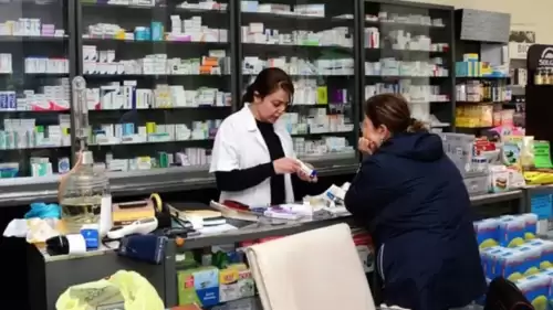 Kanser ve Kronik Hastalıklarda İlaç Erişimi Kolaylaşıyor! SGK Listeyi Genişletti: 69’u Yerli Üretim 72 Yeni İlaç Geri Ödeme Kapsamına Dahil Edildi