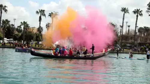 Türkiye’nin İlk ve Tek Sokak Karnavalı "Nisan'da Adana'da" Sloganıyla Kapılarını Açtı! Şehir Mis kokulu Bir Bayram Yerine Dönüştü: İşte Adana Portakal Çiçeği Karnavalı'ndan İlk Görüntüler