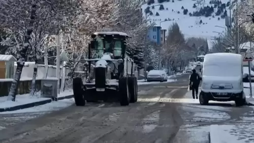 Erzurum ve Kars’ta Nisan Sürprizi! Kar Yağışı ve Tipi Hayatı Durdurdu: 73 Mahalle Yolu Kapandı, Ekipler Beyaz Esaretle Mücadele Ediyor