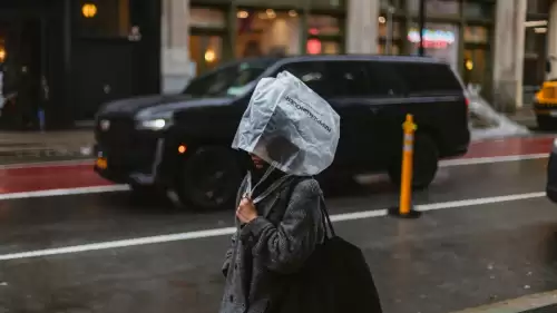 Mevsim Normalleri Bir Anda Değişiyor! İstanbul İçin "Sarı Kodlu" Uyarı Geldi: Güneşli Hava Yerini Gökgürültülü Sağanağa Bırakıyor, Sıcaklıklar 8 Derece Birden Düşecek!