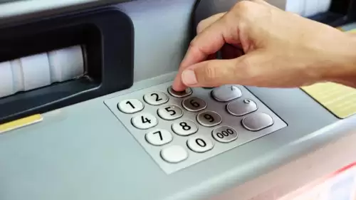 Cüzdanlar boşalıyor, teknoloji cebimize sığıyor! Bankacılık dünyasında fiziksel kart taşıma zorunluluğu sona eriyor. ATM’lere getirilen yeni kimlik doğrulama sistemleriyle artık nakit çekmek saniyeler sürecek.