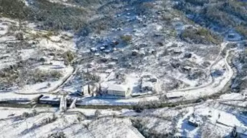 Yaz mevsimine yaklaşılırken Kastamonu’da kar yağışı şaşırttı