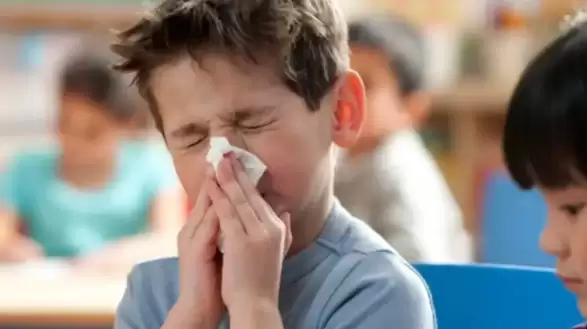 Çocukların burnundan koyu akıntı geliyorsa dikkat!