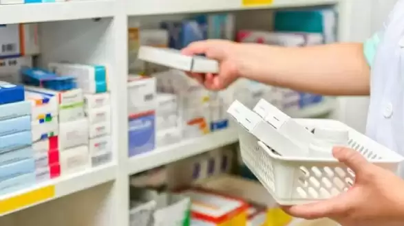 Doktorlarla beraber çalışan eczacıların can güvenliği kalmadı: Sessiz bekçiler