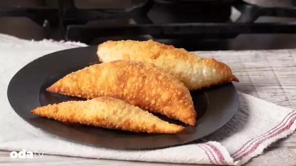 Mutfak Mirasımızın Kabaran Lezzeti: Geleneksel Peynirli Puf Böreği