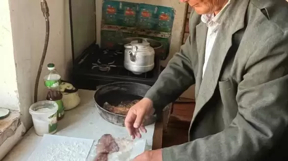 Orta Asya’nın Saklı Lezzeti: Karakalpak Usulü Balıklı Plov Tarifi