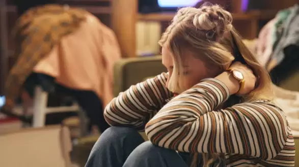 Aslında rahatlatmıyor, aksine tetikliyor: Kaygıyı besleyen 5 hatalı alışkanlık