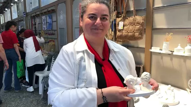 Eskişehir'de Anneler Günü Kutlamaları Kapsamında Gerçekleştirilen Etkinlikte 40 Anne Elinden Çıkan Ürünler Sergilendi