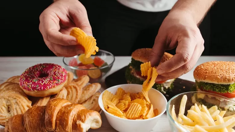 Kalp sağlığı için büyük tehdit: Ultra işlenmiş ürünler felç riskini %67 tırmandırıyor