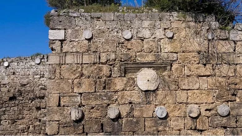 Antalya Kaleiçi’nde Tarihi Keşif: Selçuklu’nun Kayıp Kitabeleri Gün Yüzüne Çıktı