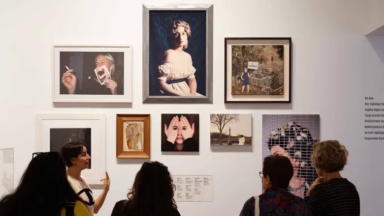 Sanatın Yüzyıllık Yolculuğu: Koç Topluluğu "Yüzyılın İzleri" Sergisini Açtı