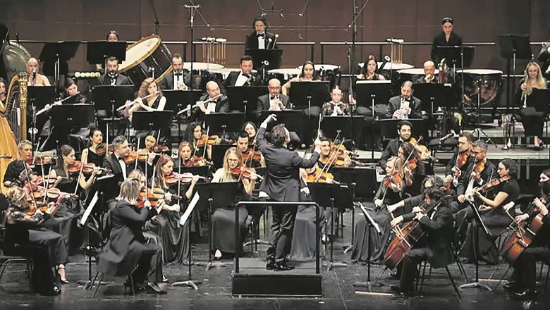 Nisan Ayında Hüzün ve Sanat: İDSO, Şef Ender Sakpınar’ın Acısını Notalarla Paylaştı