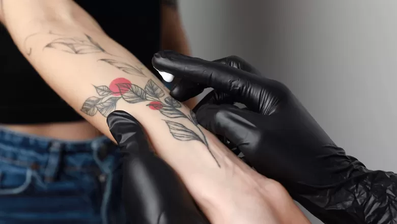 Dövme Sadece Sanat Değil, Biyolojik Bir Risk mi?(infografik haber)