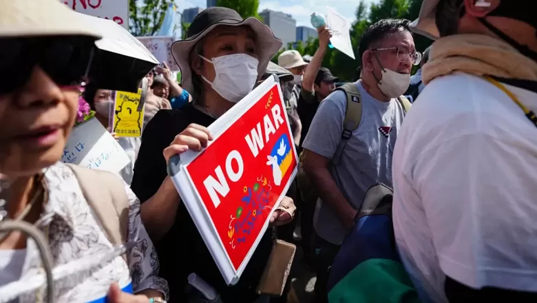 Japonya’da savaş anayasası girişimine kitlesel tepki