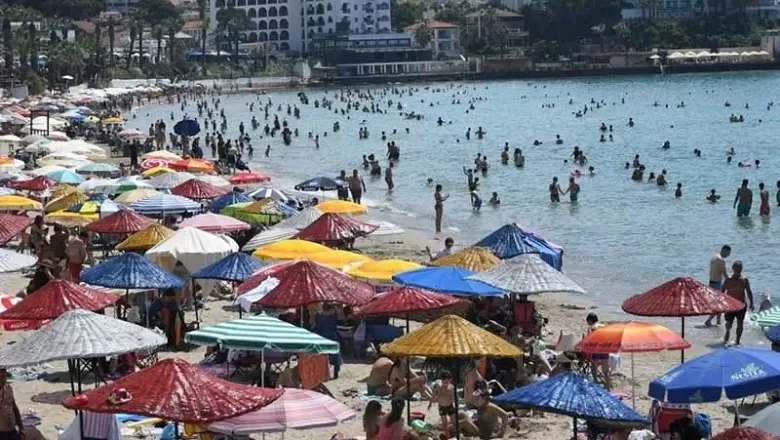 Bayram Mesaisi Rekor Getirdi: Kuşadası Sezonun En Yoğun Dönemini Yaşadı