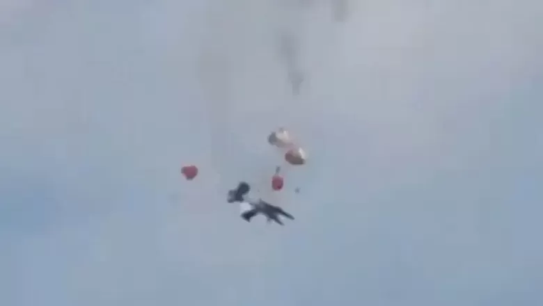 ABD’de hava gösterisinde iki uçak çarpıştı