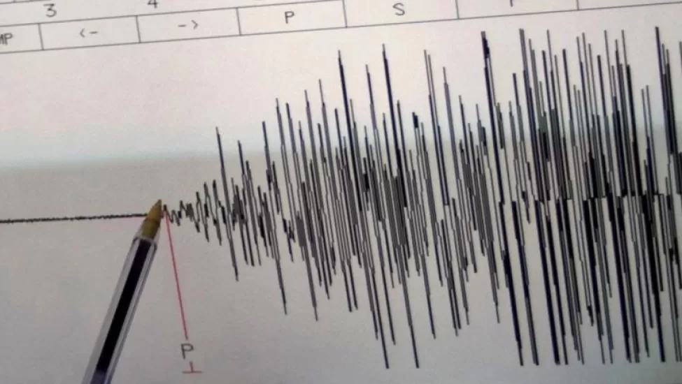 İran’da Deprem: 5 Büyüklüğündeki Sarsıntı Halkı Sokağa Döktü